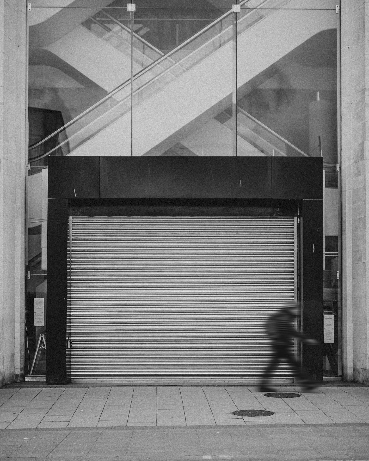 Installations de portes métalliques